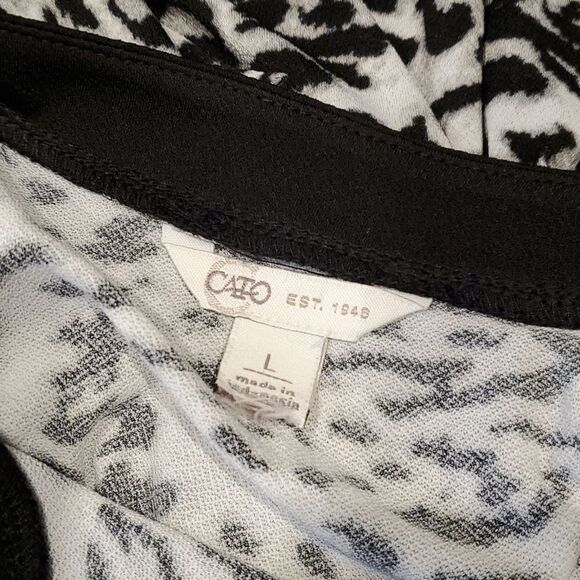 Cato Black Gray Animal Print Ruffle Sleeve VNeck Popover Blouse Shirt Sz L 723 - Picture 7 of 8